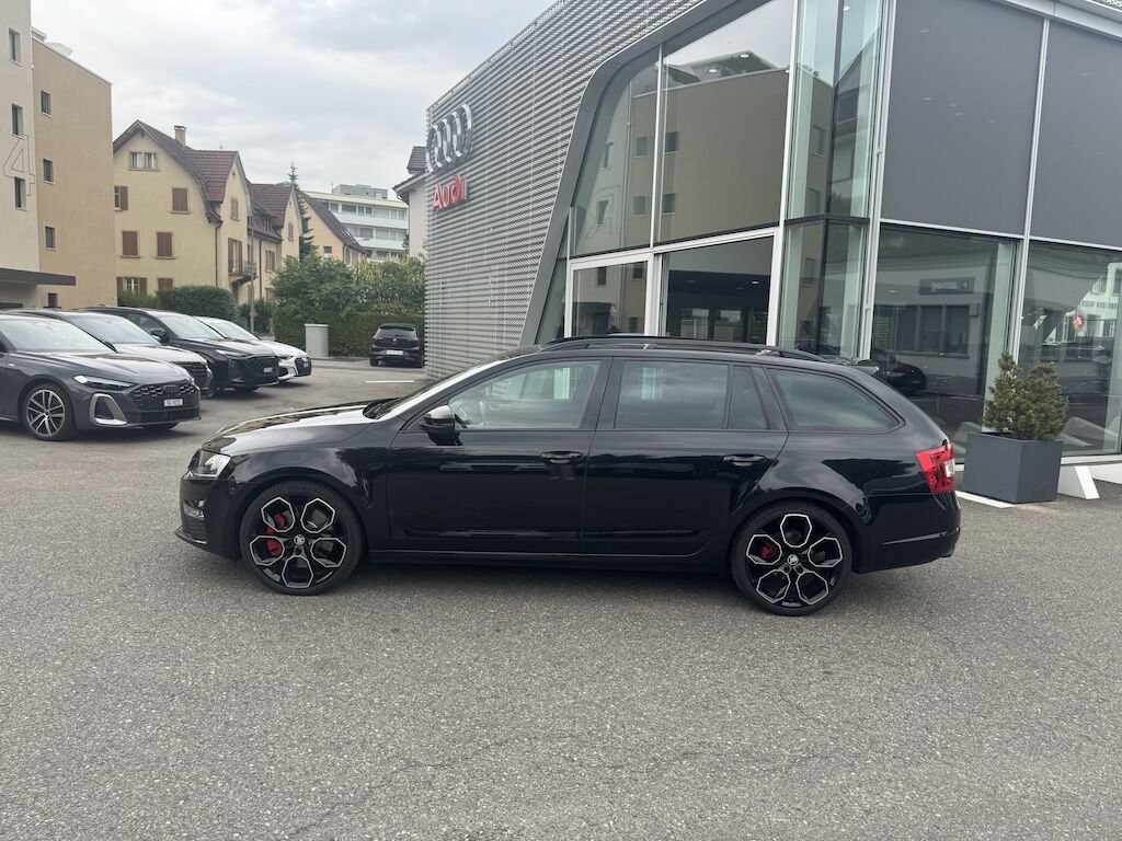 Skoda OCTAVIA RS 230 COMBI DSG