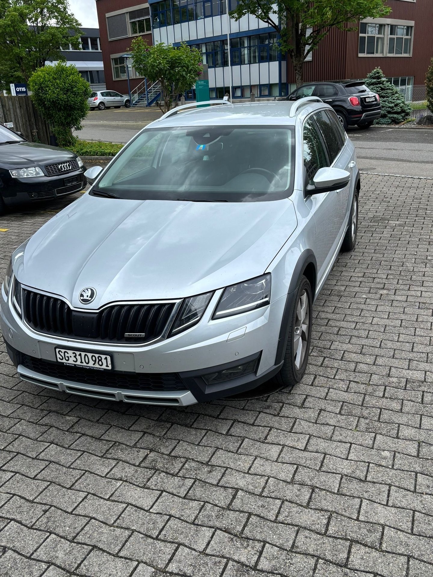 SKODA Octavia Scout2.0D