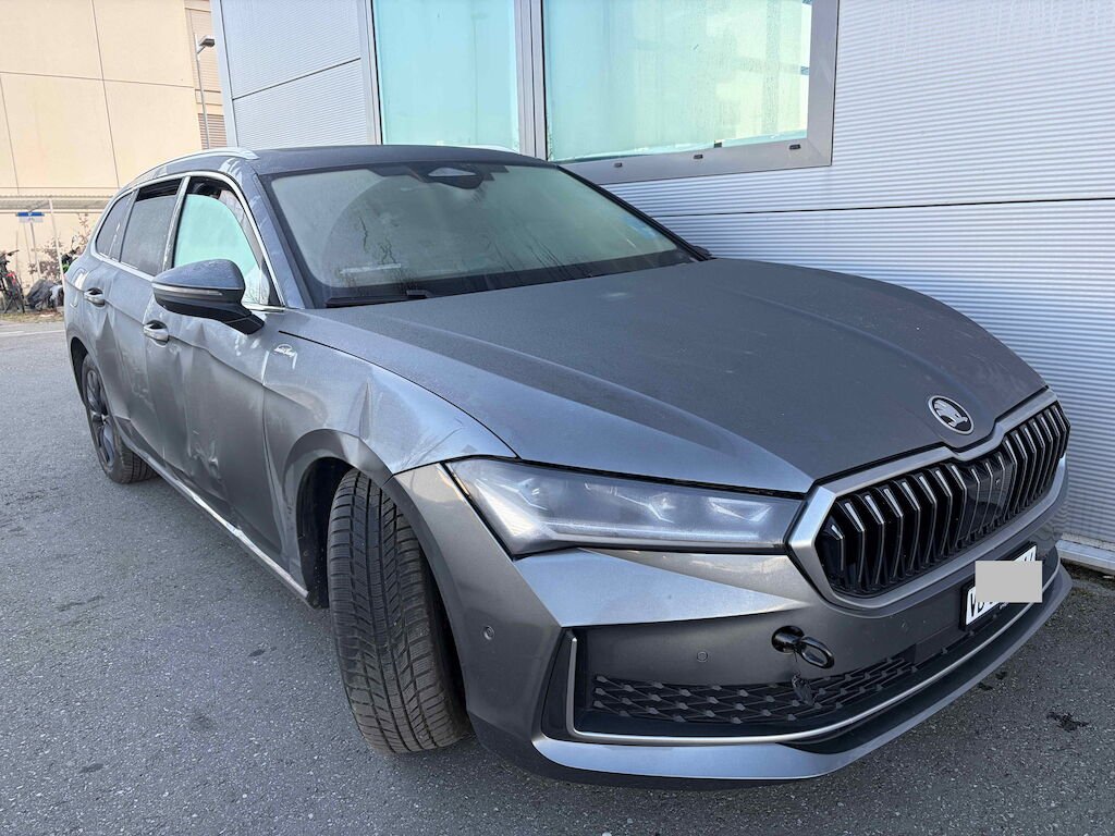 SKODA SUPERB 2.0 TDI  L&K 4X4