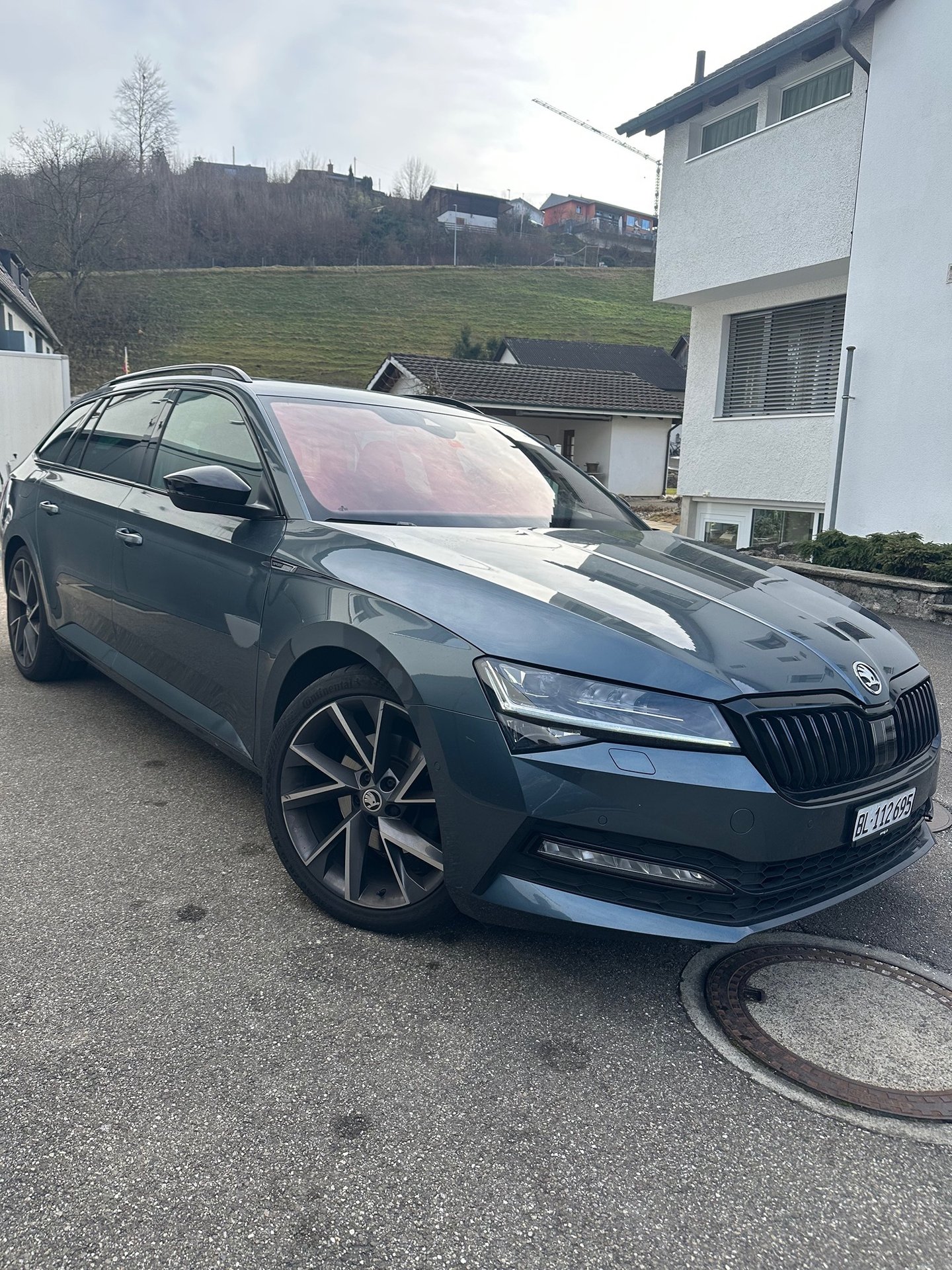 SKODA Superb 2.0TDI 4x4 Sport Line DSG Vollausstattung 