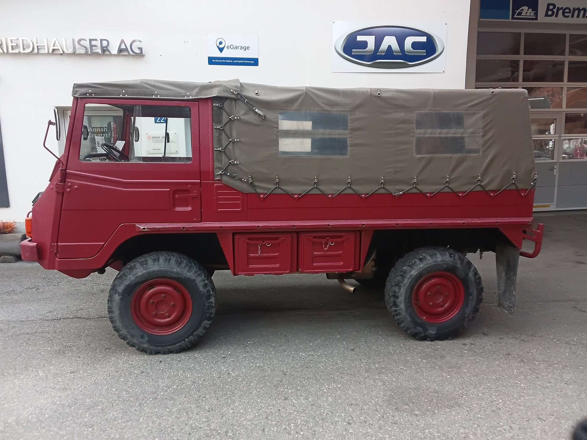 STEYR-PUCH Pinzgauer