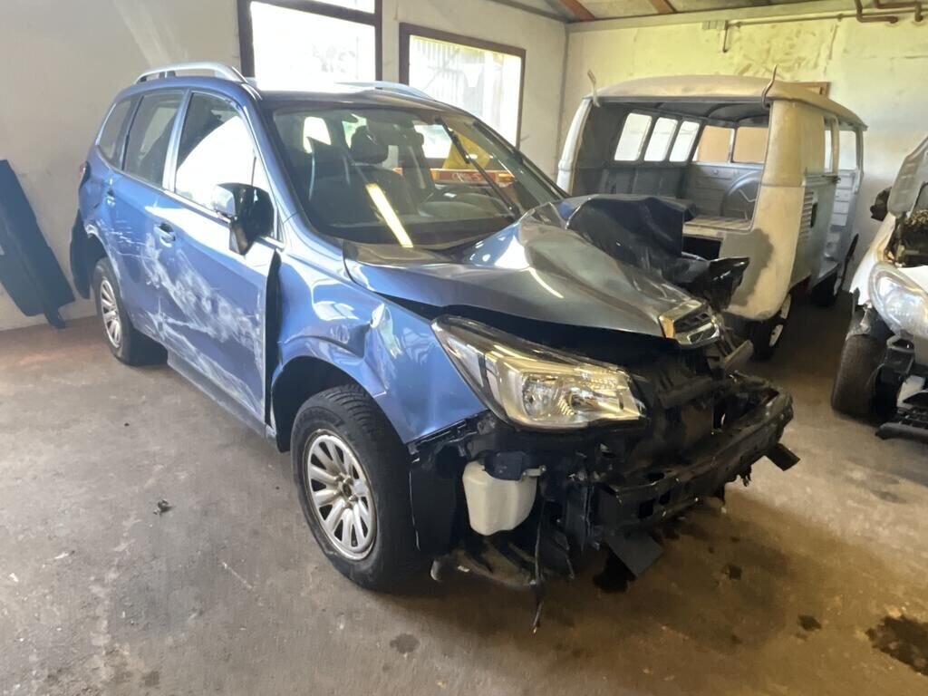 Subaru Forester 2.0 i