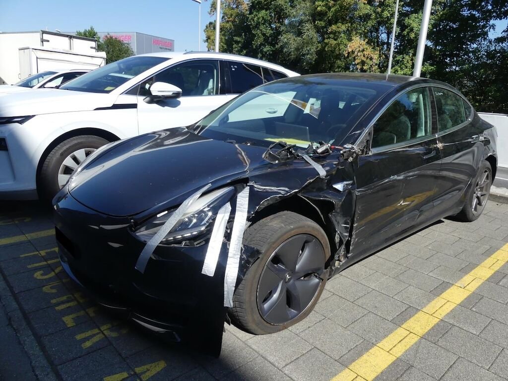 Tesla Model 3 Long Range D