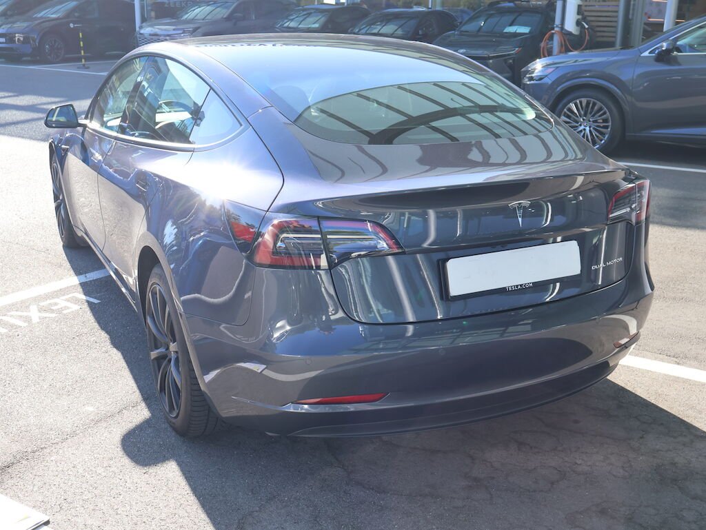 Tesla Model 3 Longe Range