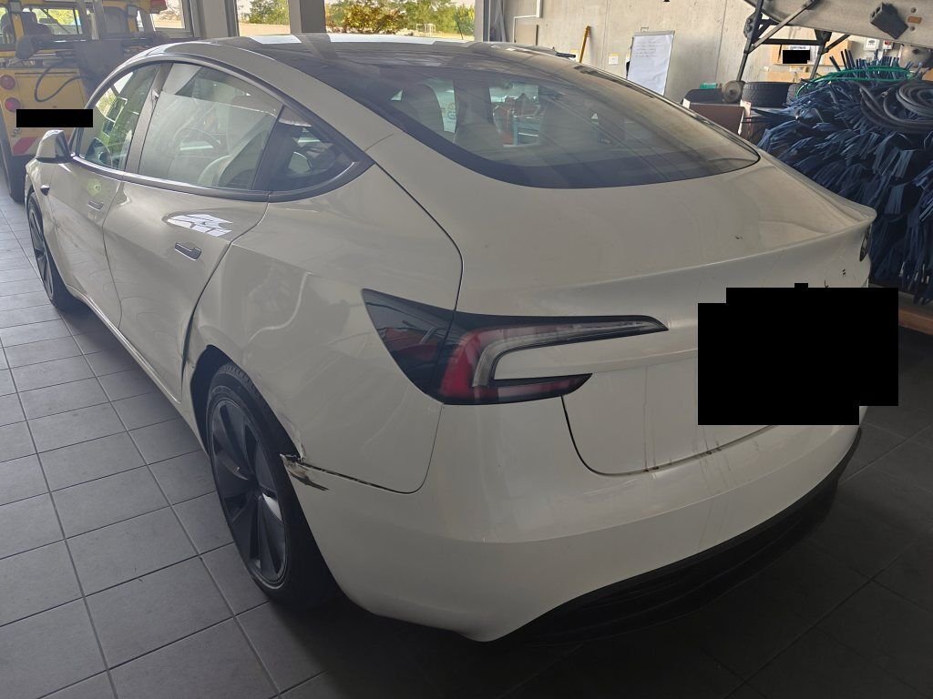 Tesla Model 3 RWD Highland