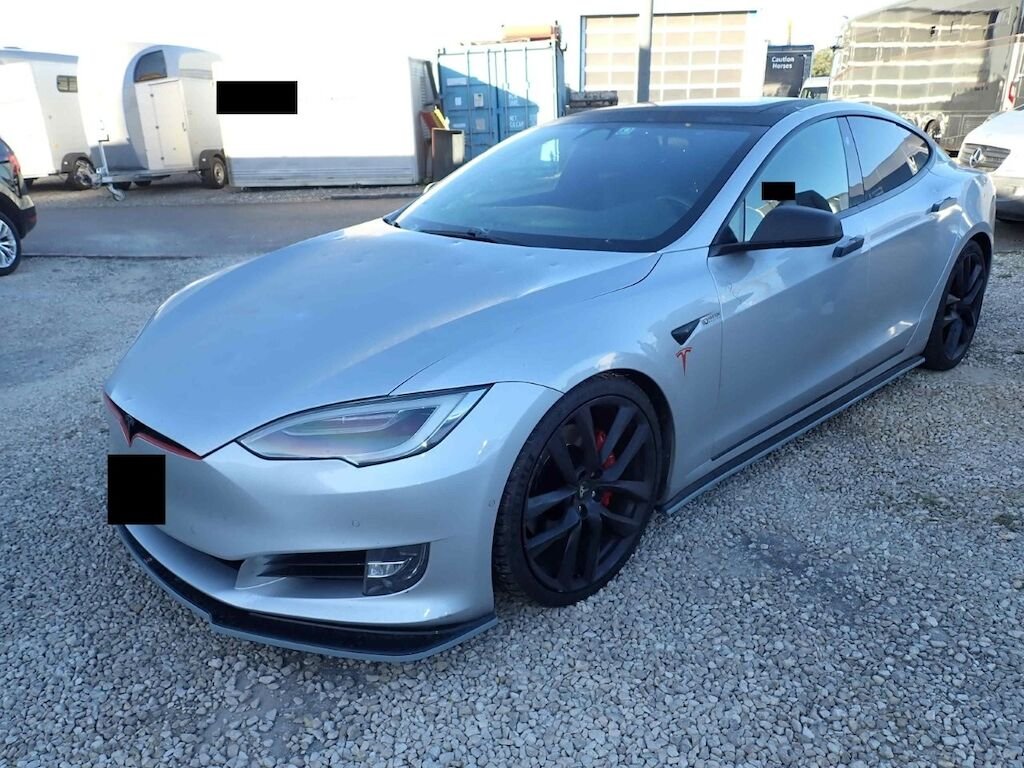 TESLA MODEL S