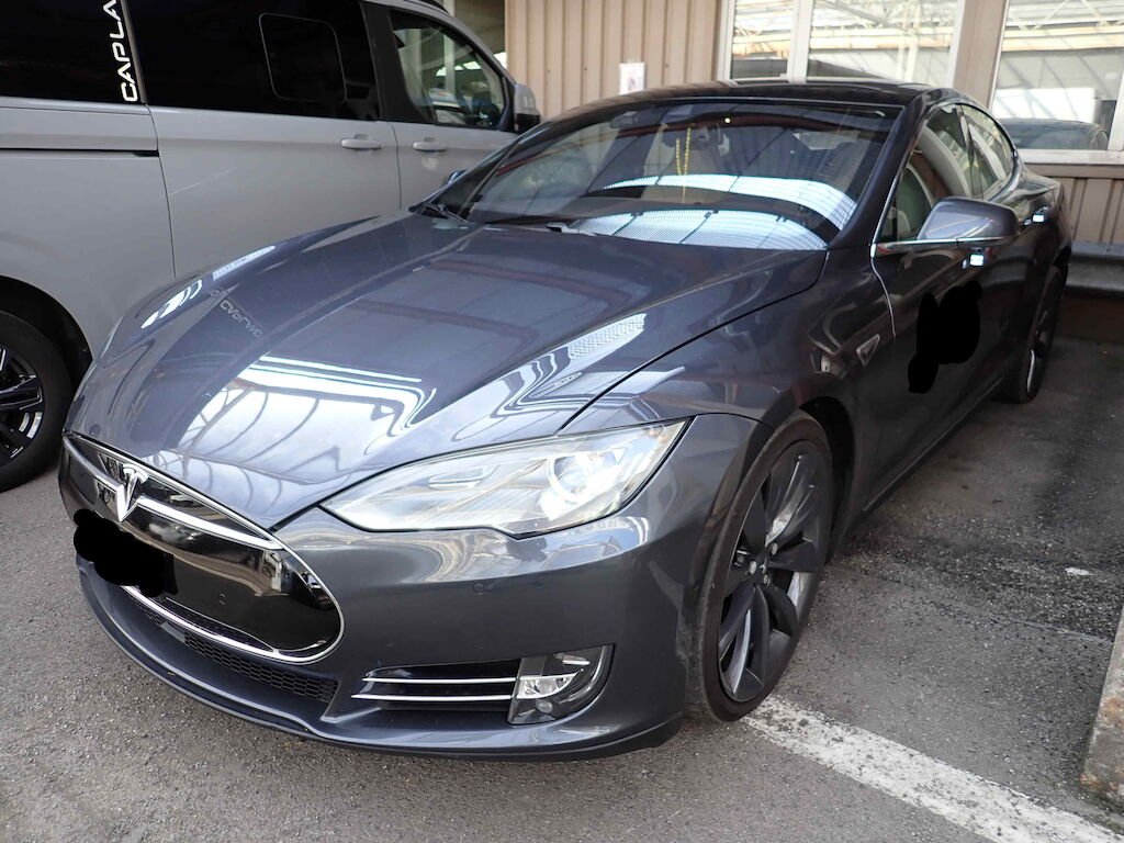 TESLA MODEL S 85 D