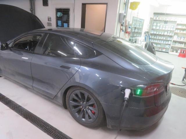 Tesla Model S 85 Performance D