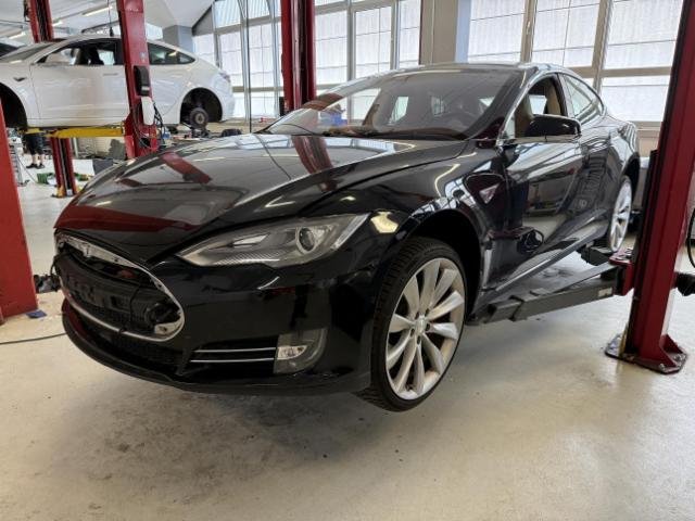 Tesla Model S 85 Performance D
