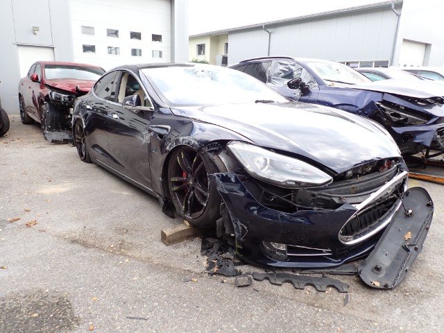 Tesla Model S 85 Performance D