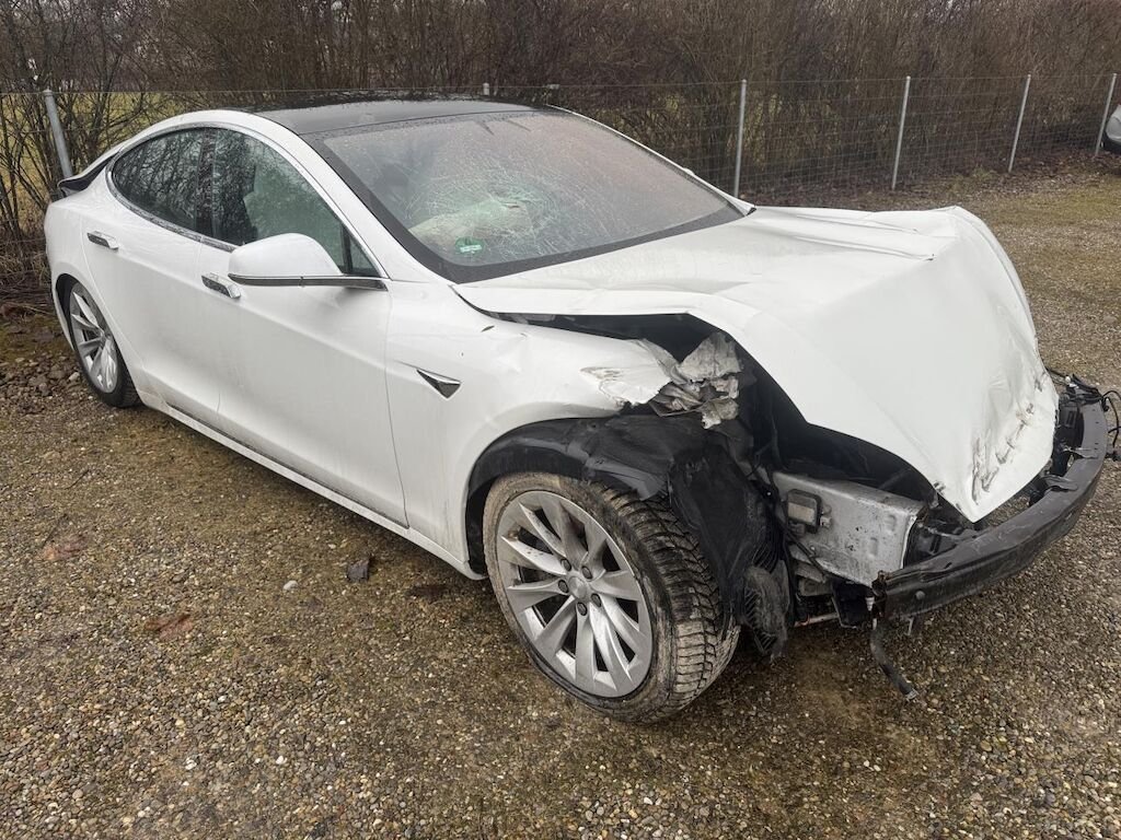 Tesla Model S Long Range