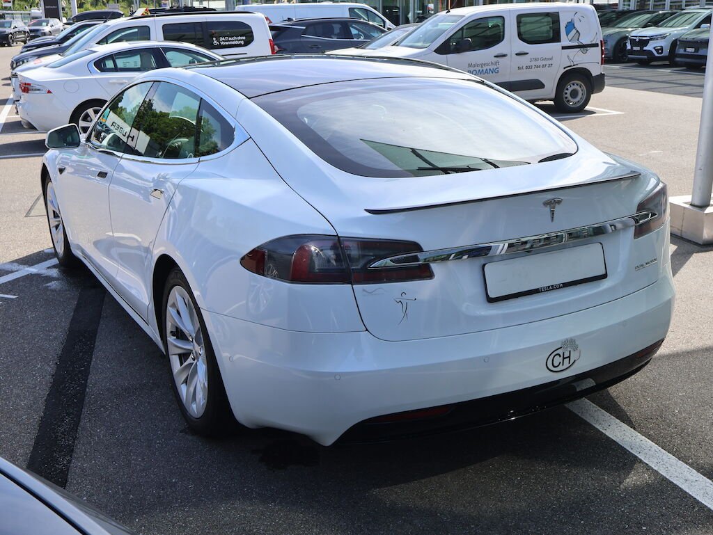 Tesla Model S Performance