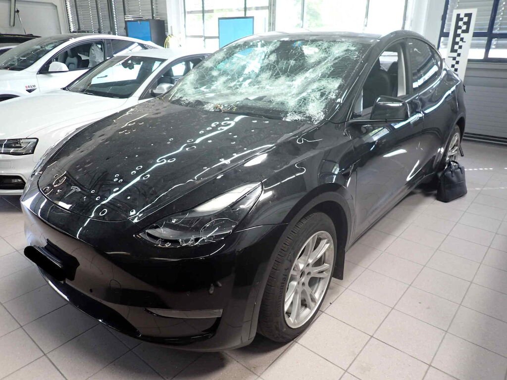 TESLA Model Y Long Range
