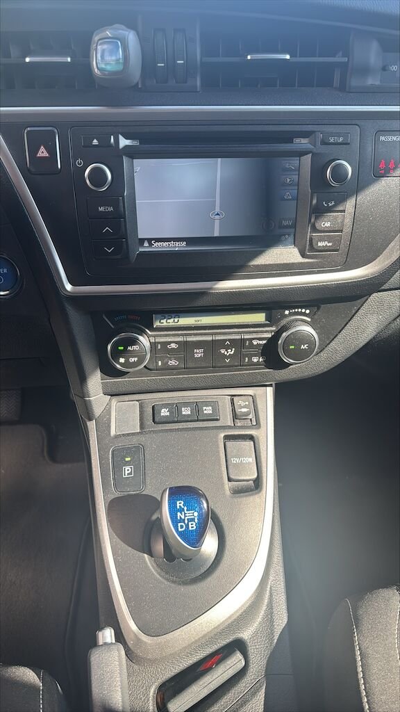 Toyota Auris 1.8 HSD Trend