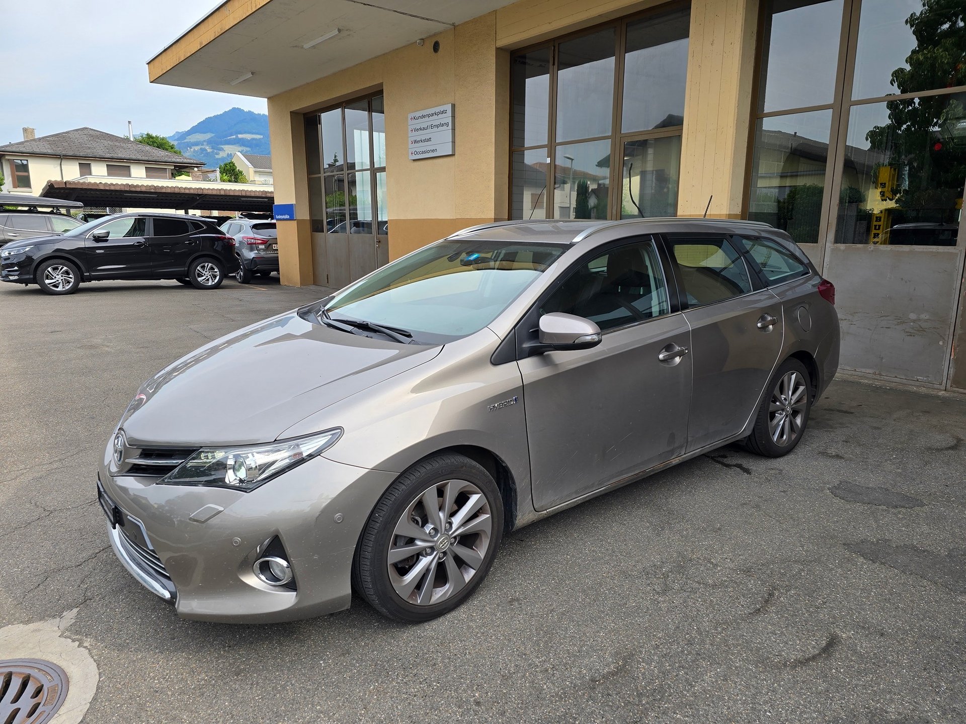 TOYOTA Auris HSD