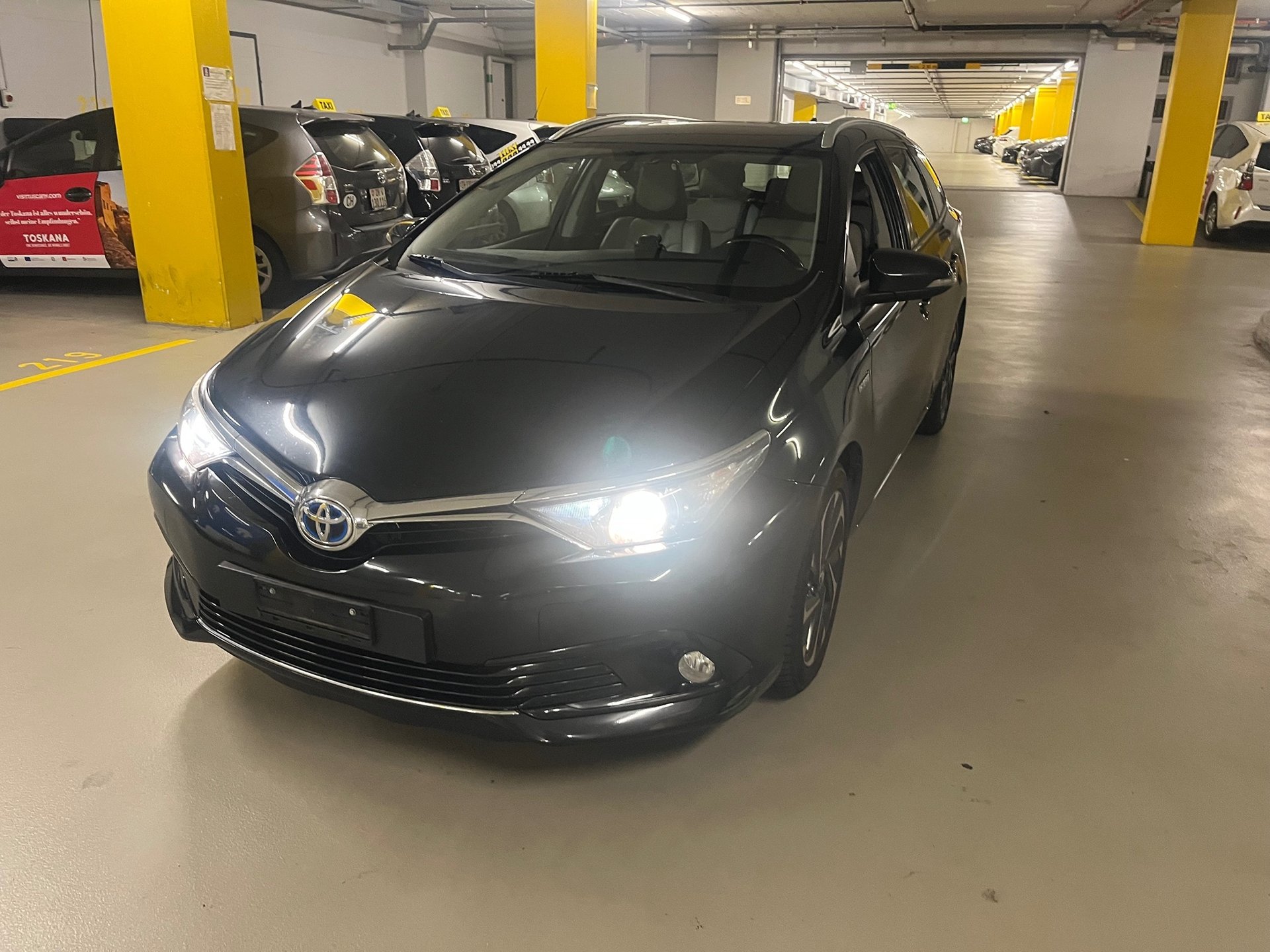 TOYOTA Auris HSD
