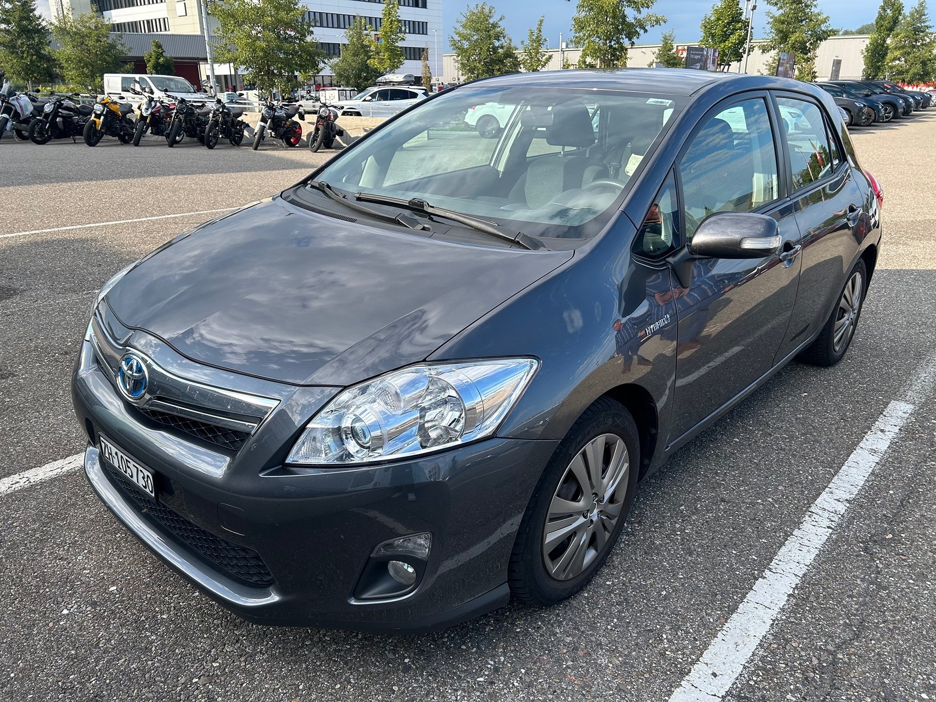 TOYOTA Auris Hybrid
