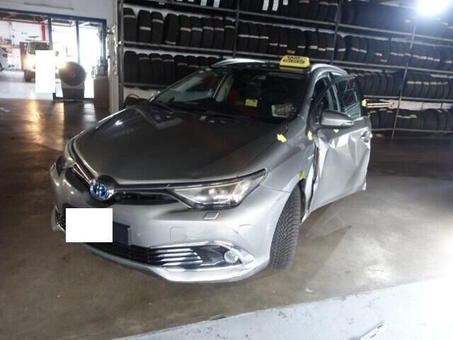 TOYOTA Auris Touring Sports 1.8 HSD Style e-CVT