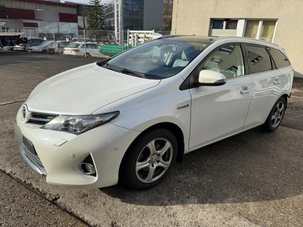 TOYOTA Auris TS 1.8 HSD Sol, 99 HP