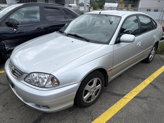 Toyota Avensis Liftback 1.8 Linea Terra