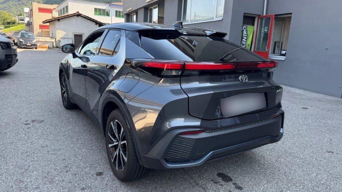 Toyota C-HR 2.0 2.0, 152 HP