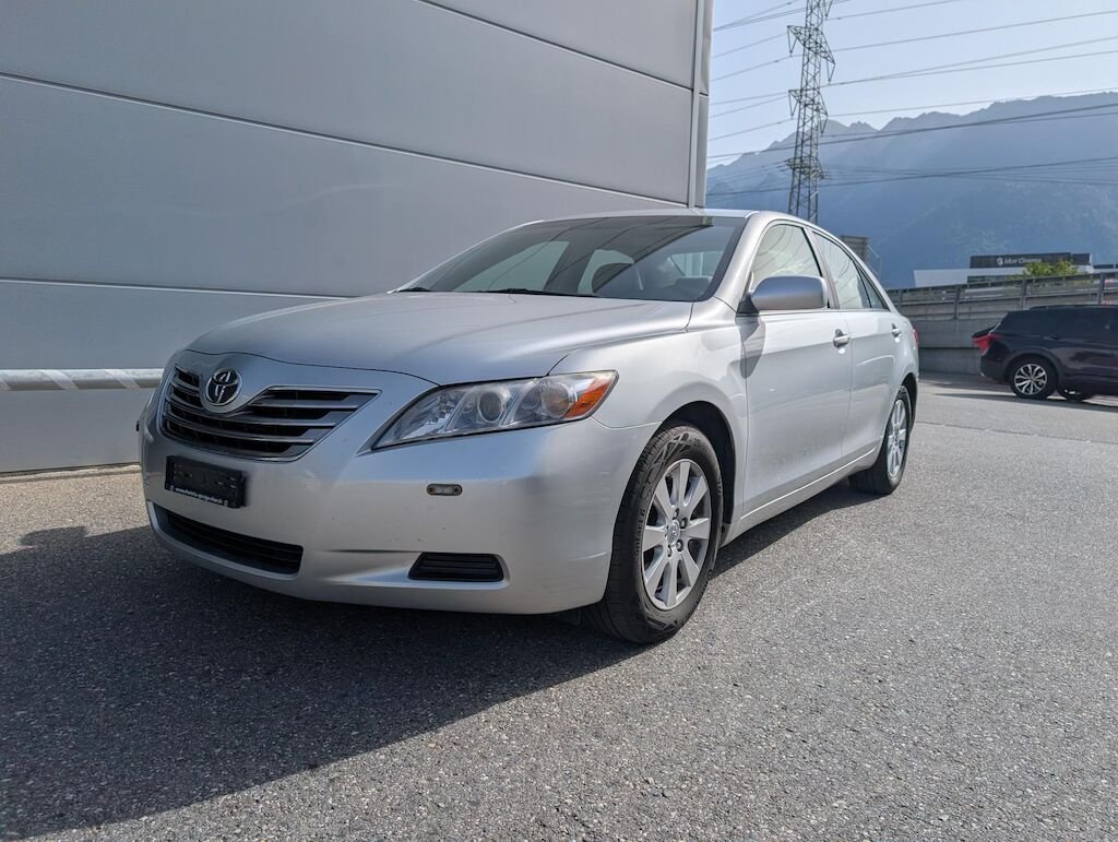 TOYOTA CAMRY HYBRID