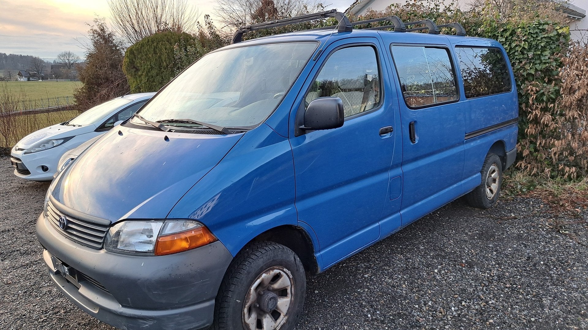 TOYOTA Hiace 2.7 4WD