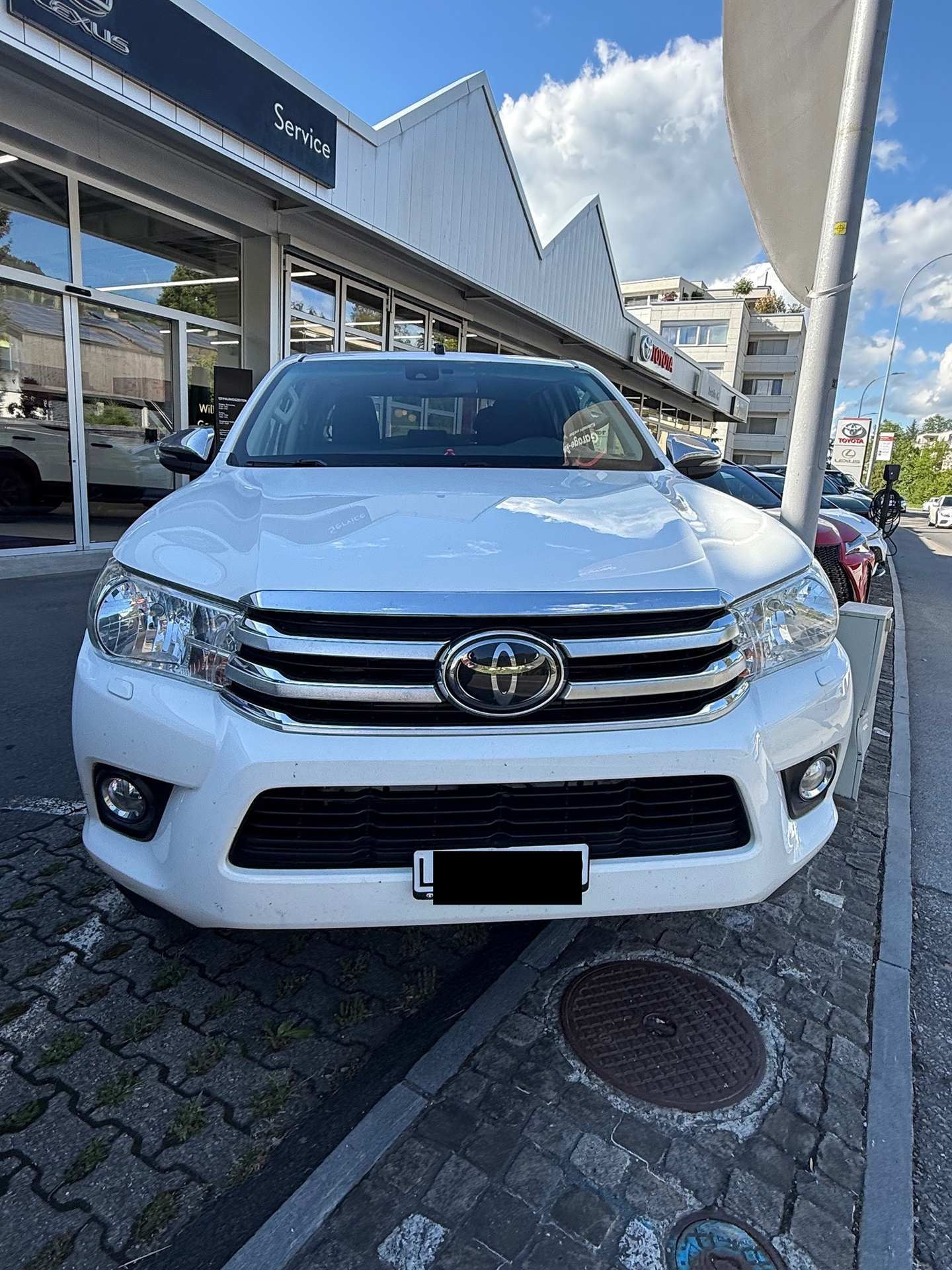 TOYOTA Hilux 2.4D-4D 4x4