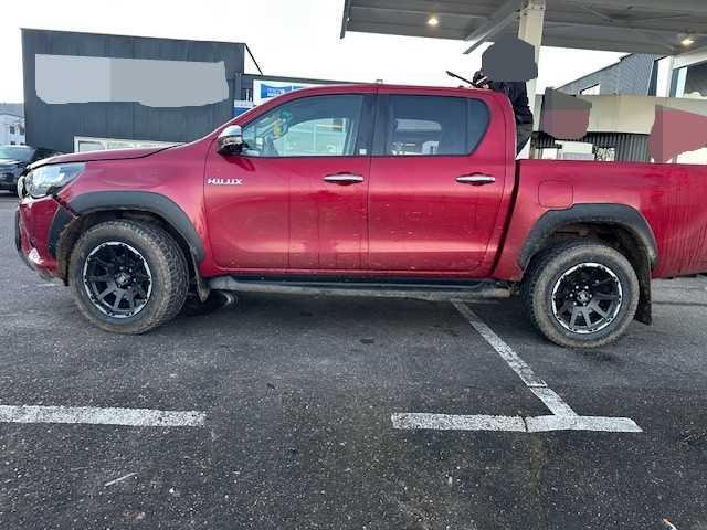 TOYOTA Hilux 2.4D 50Y Ed. DC 4x4, 150 HP