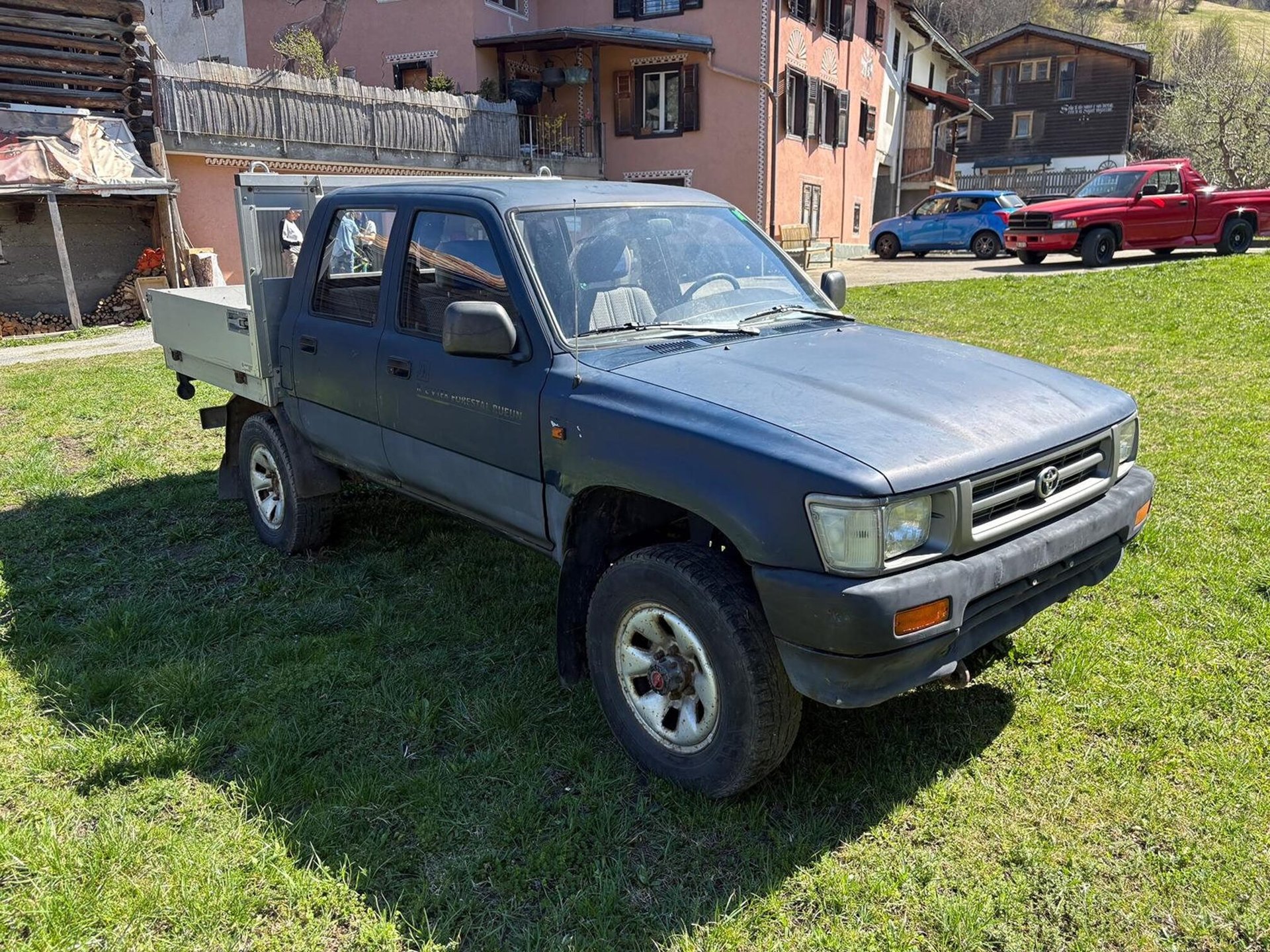 TOYOTA Hilux 4WD