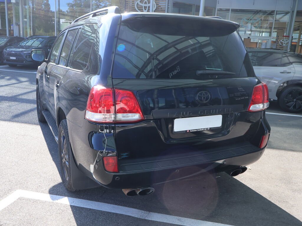 Toyota Land Cruiser V8
