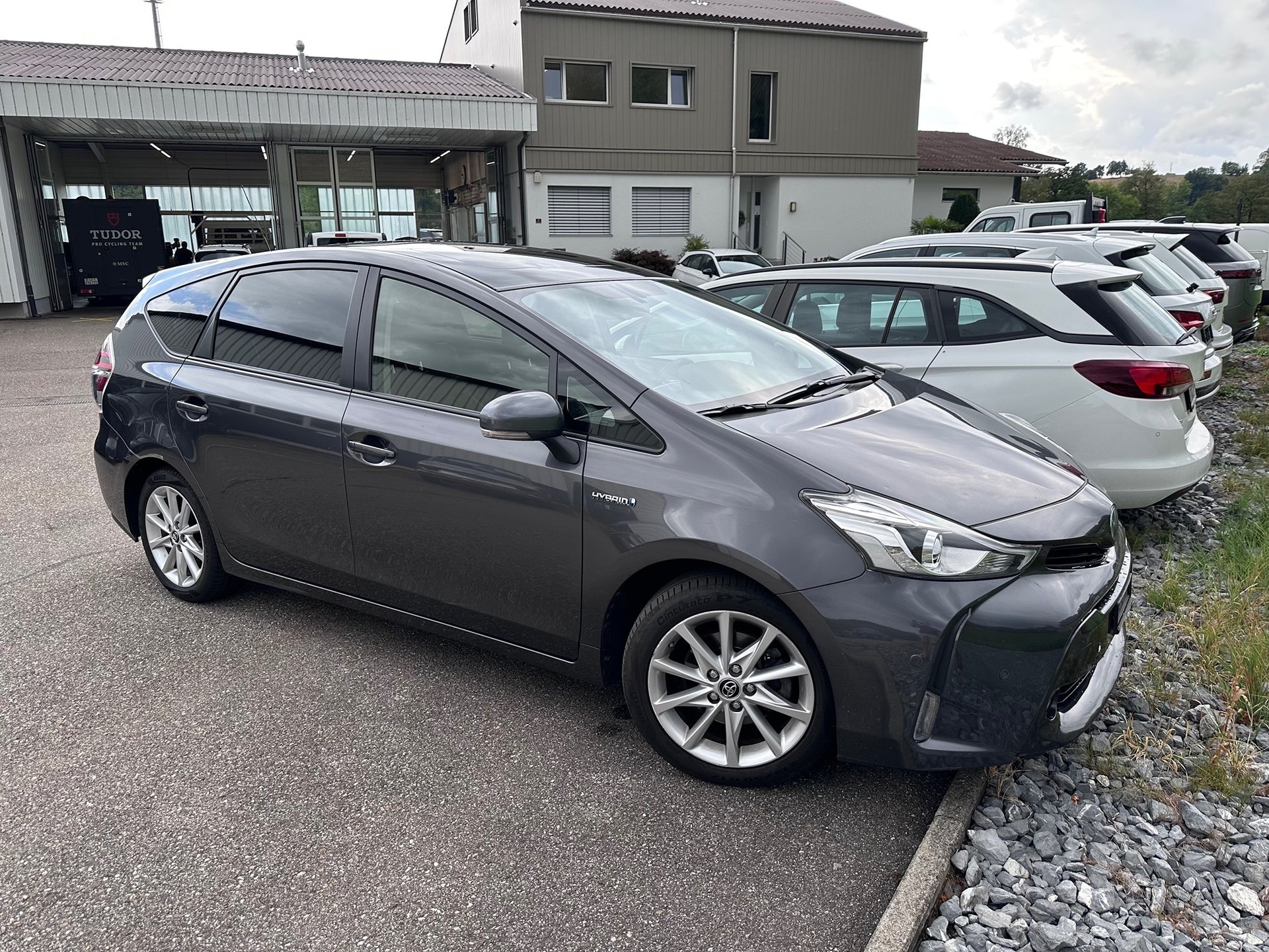 TOYOTA Prius+ Wagon