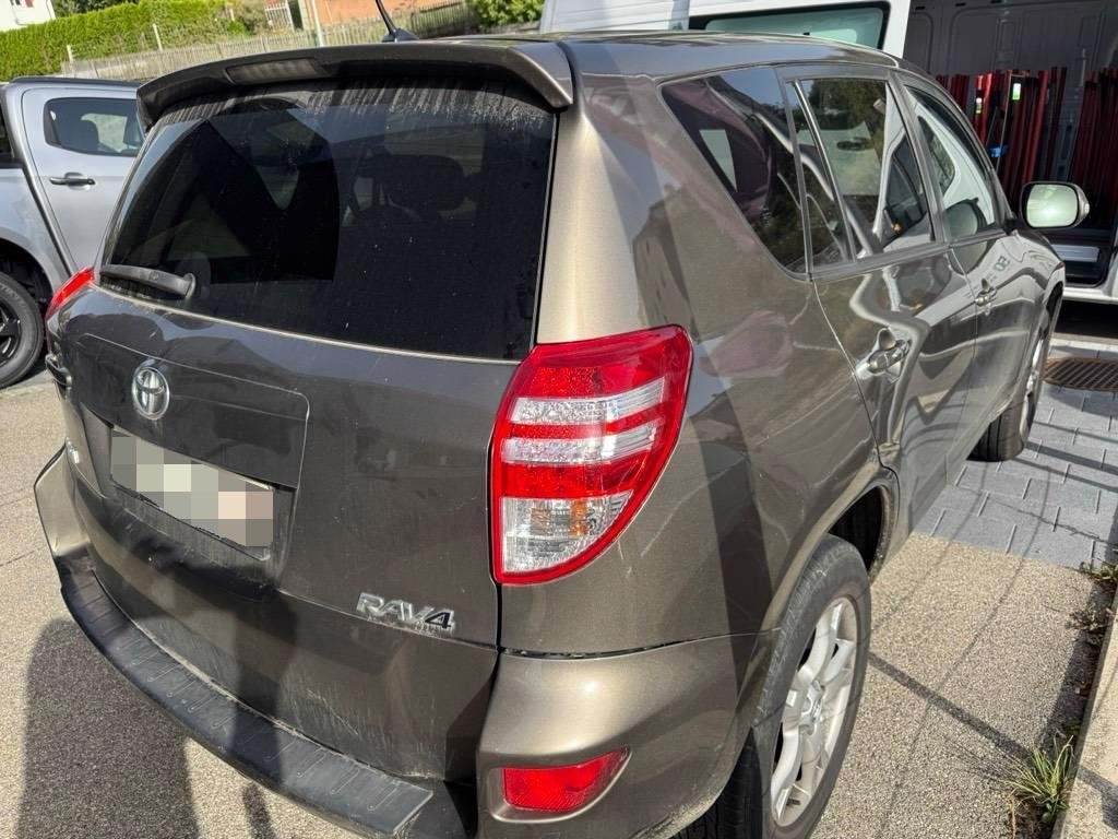TOYOTA RAV-4  2.0 16V Executive, 158 HP