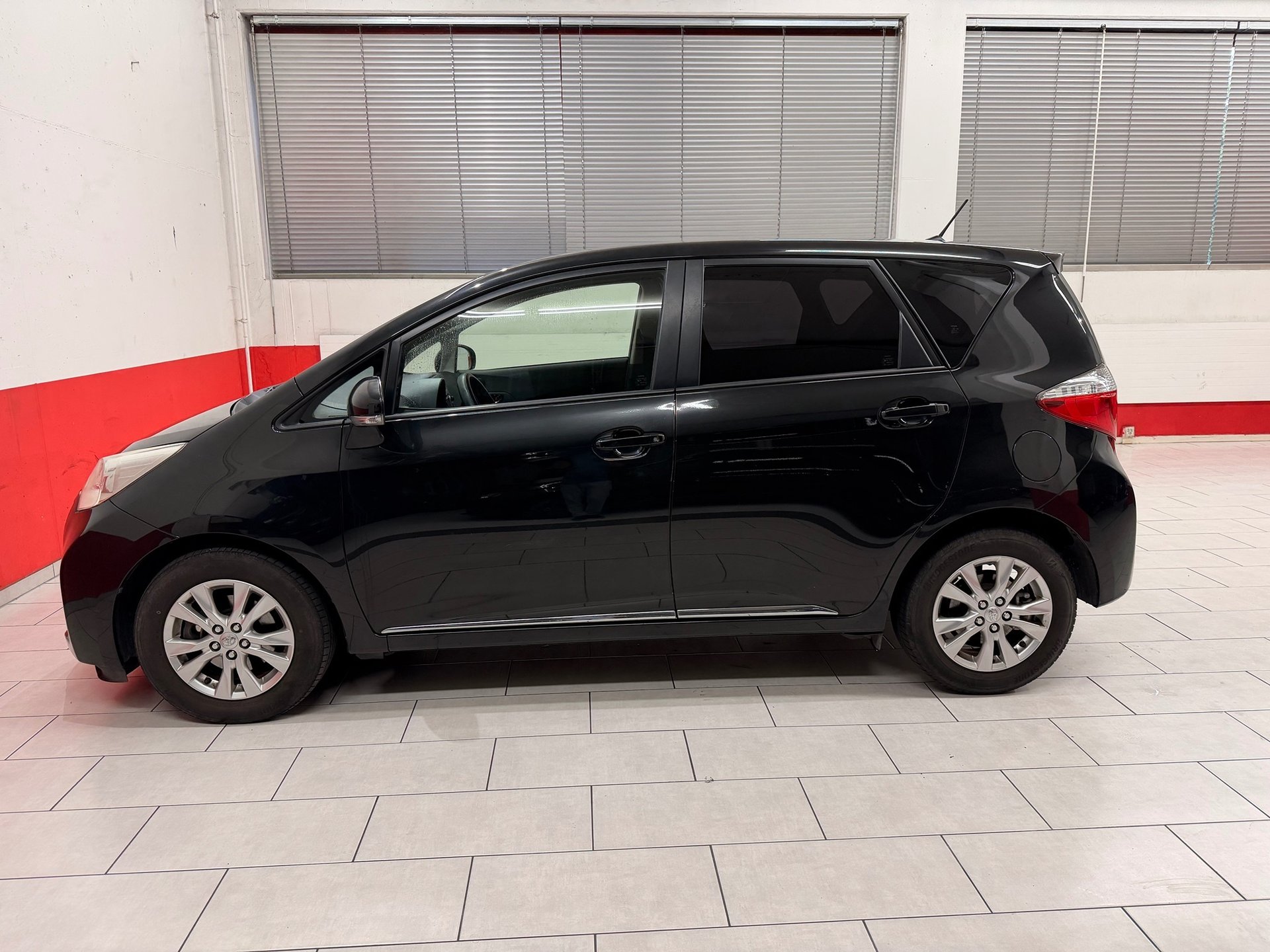 TOYOTA Verso-S 1.33