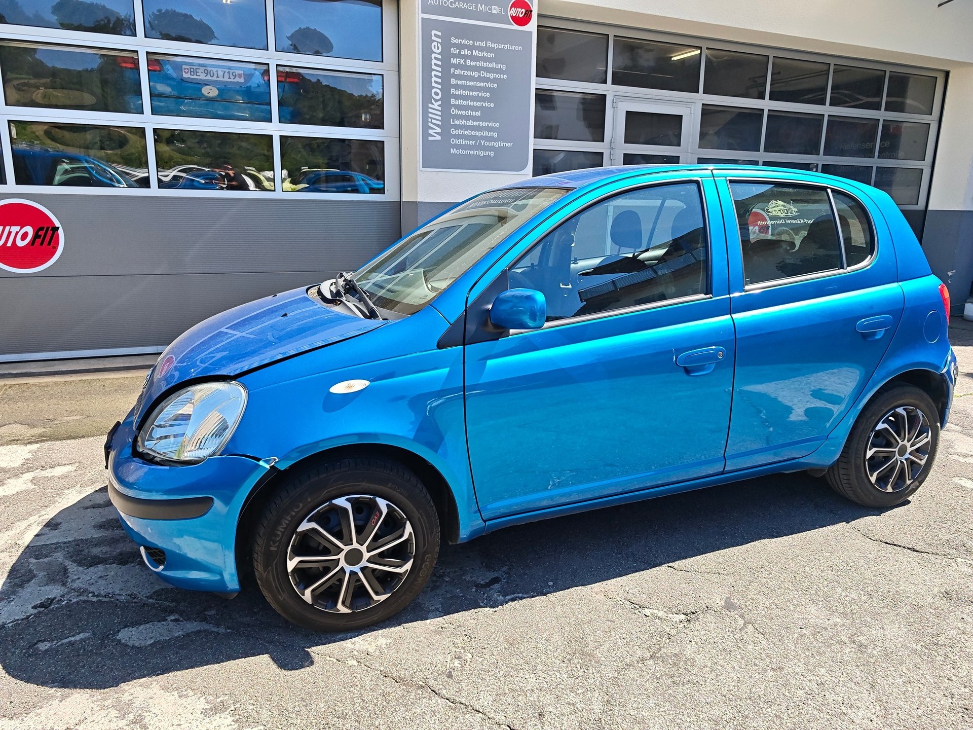 TOYOTA Yaris 1.3