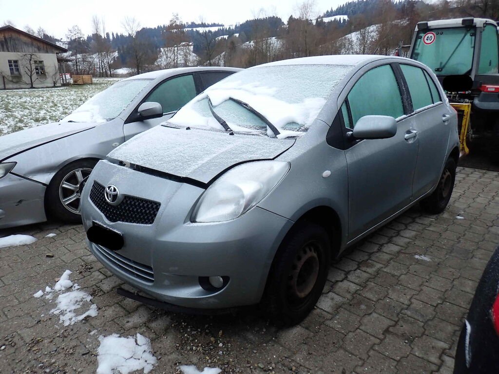 TOYOTA YARIS 1.3 LINEA LUNA