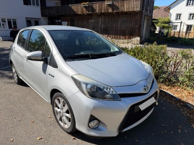 Toyota Yaris 1.5 VVT-i HSD Sol