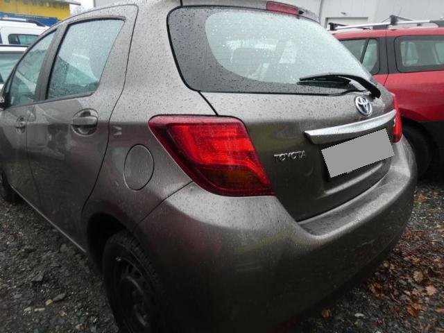 Toyota Yaris Hybrid Limousine