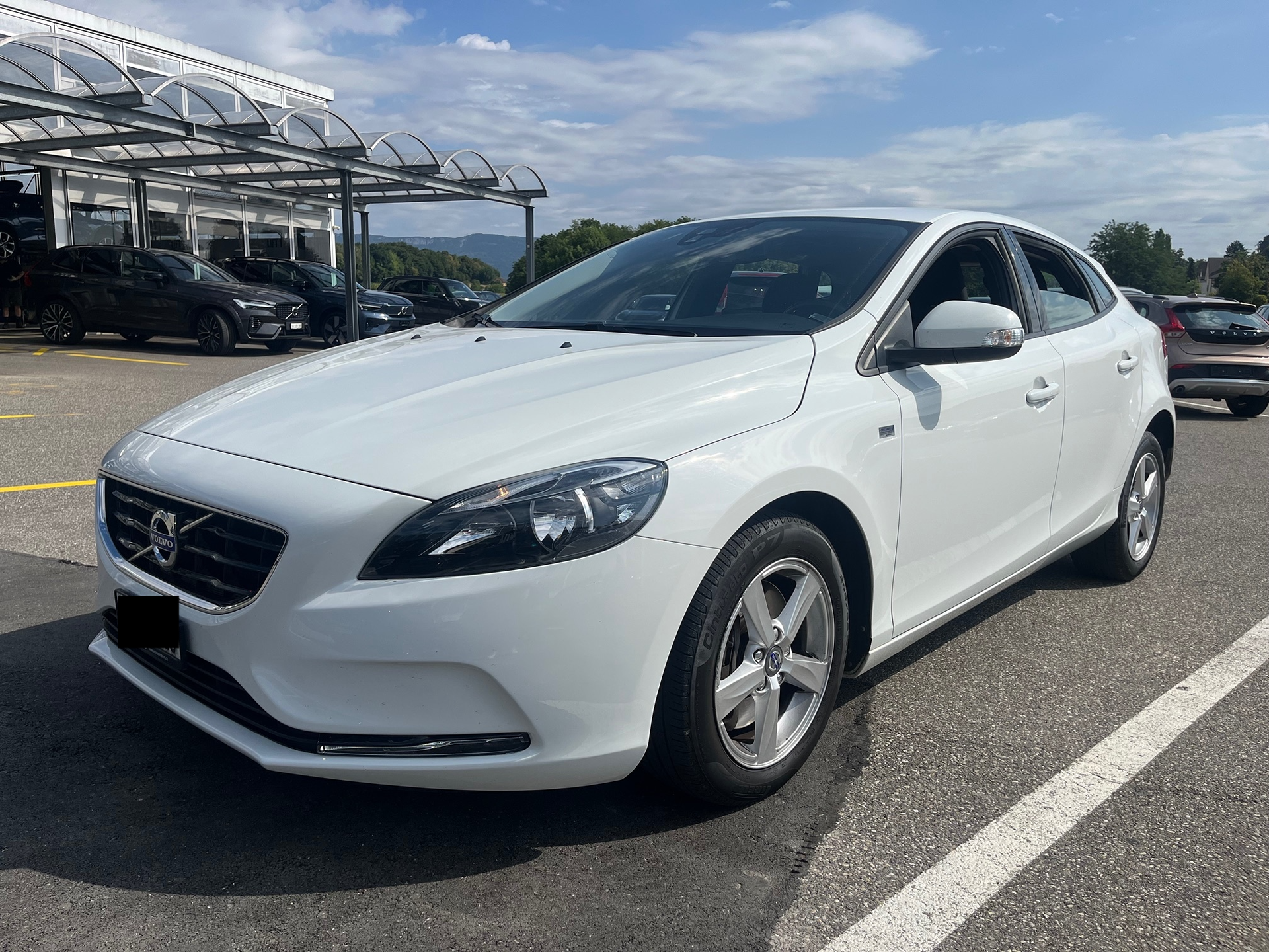 VOLVO V40 D2