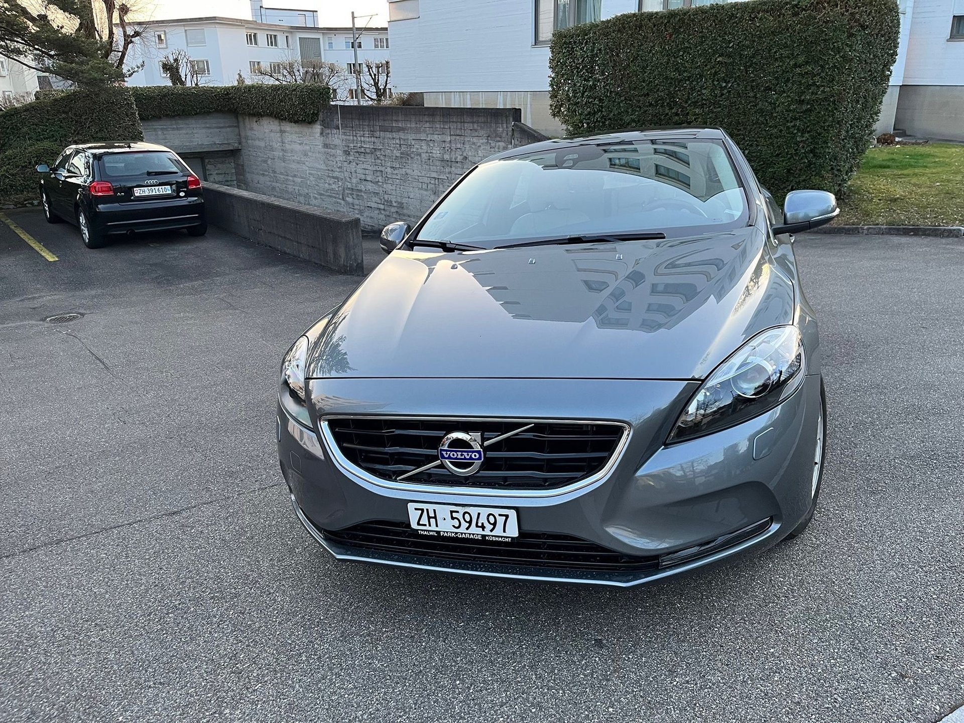 VOLVO V40 T5