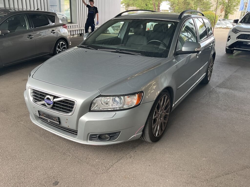 VOLVO V50