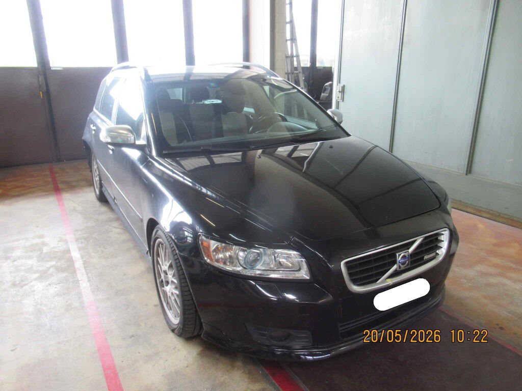 VOLVO V50 D5