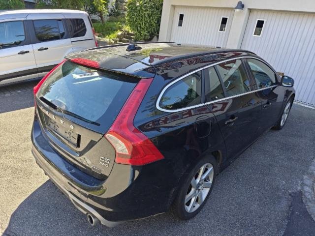 Volvo V60 2.4 D5 R-Design AWD