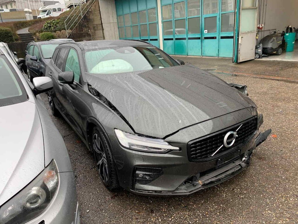 VOLVO V60 B4 MH R-DESIGN