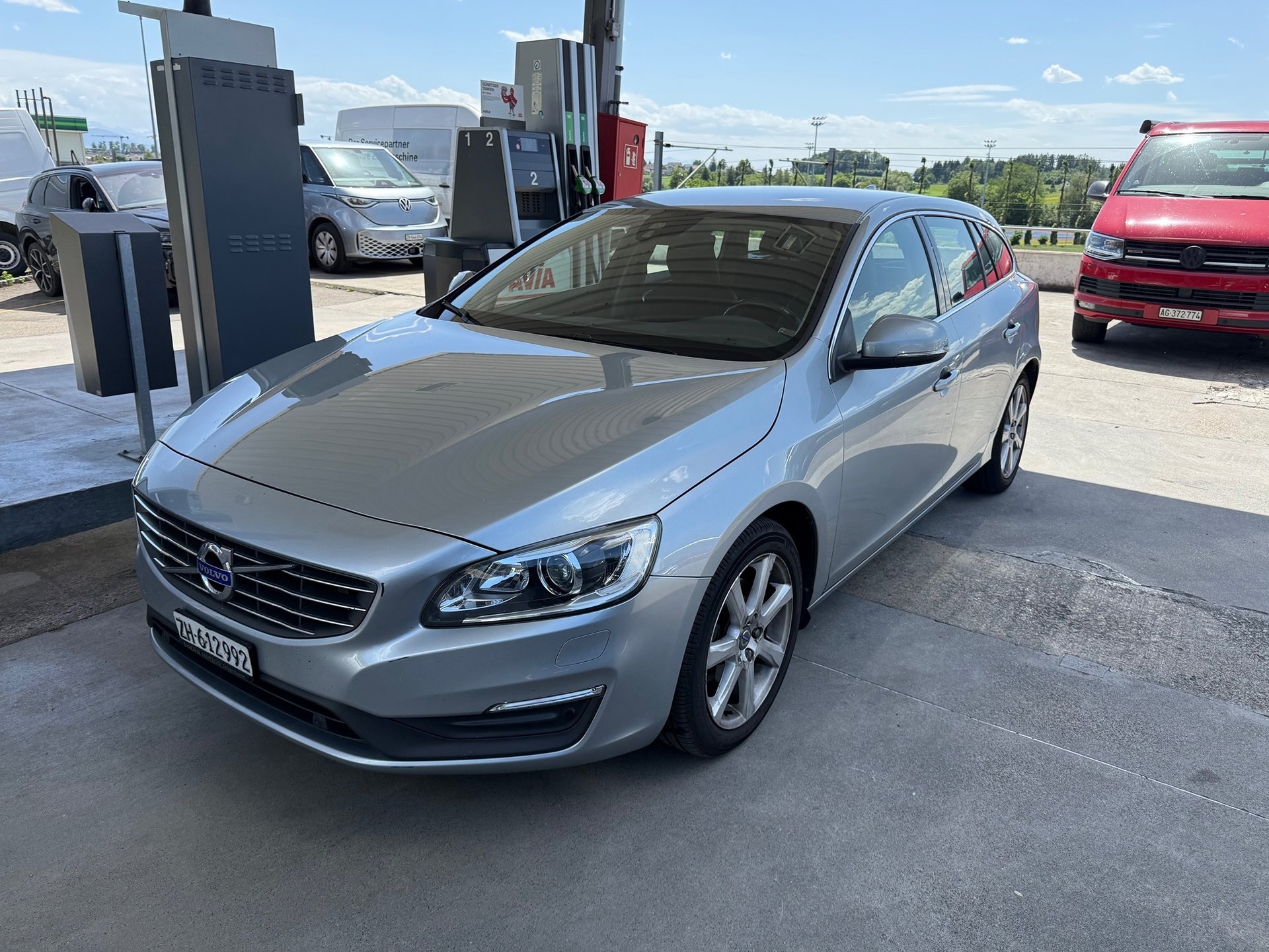 VOLVO V60 D4