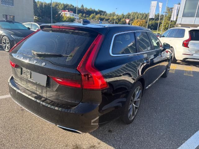 Volvo V90 Twin Engine