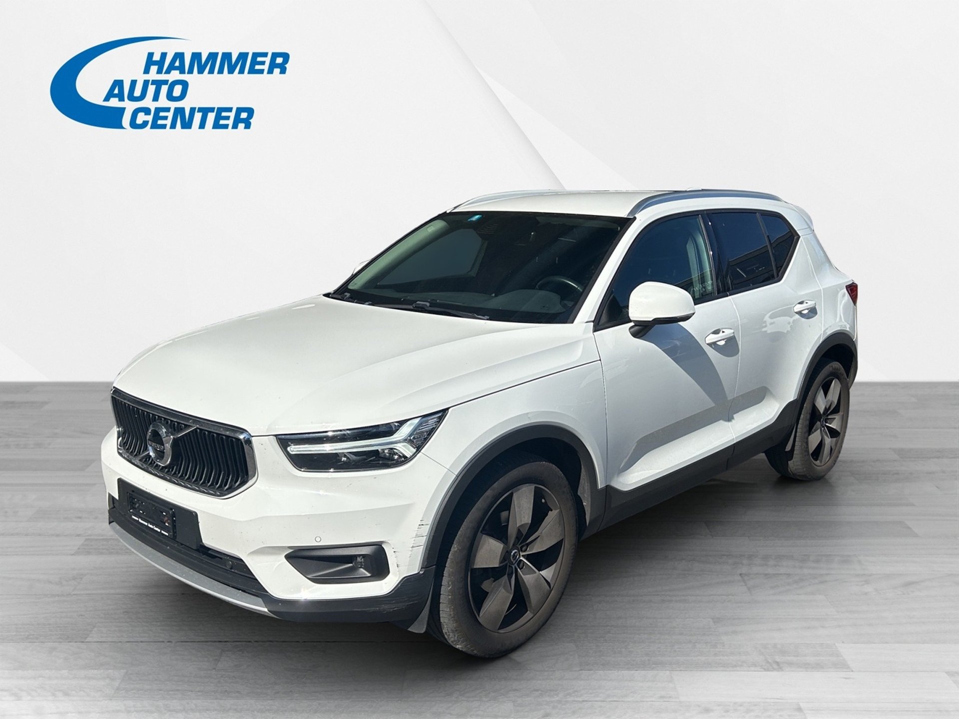 VOLVO XC40