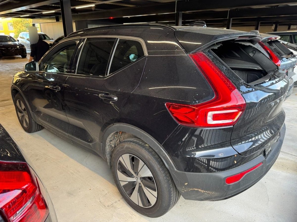 VOLVO XC40 B4 AWD, 197 HP