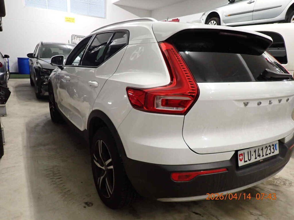 VOLVO XC40 T4 MOMENTUM