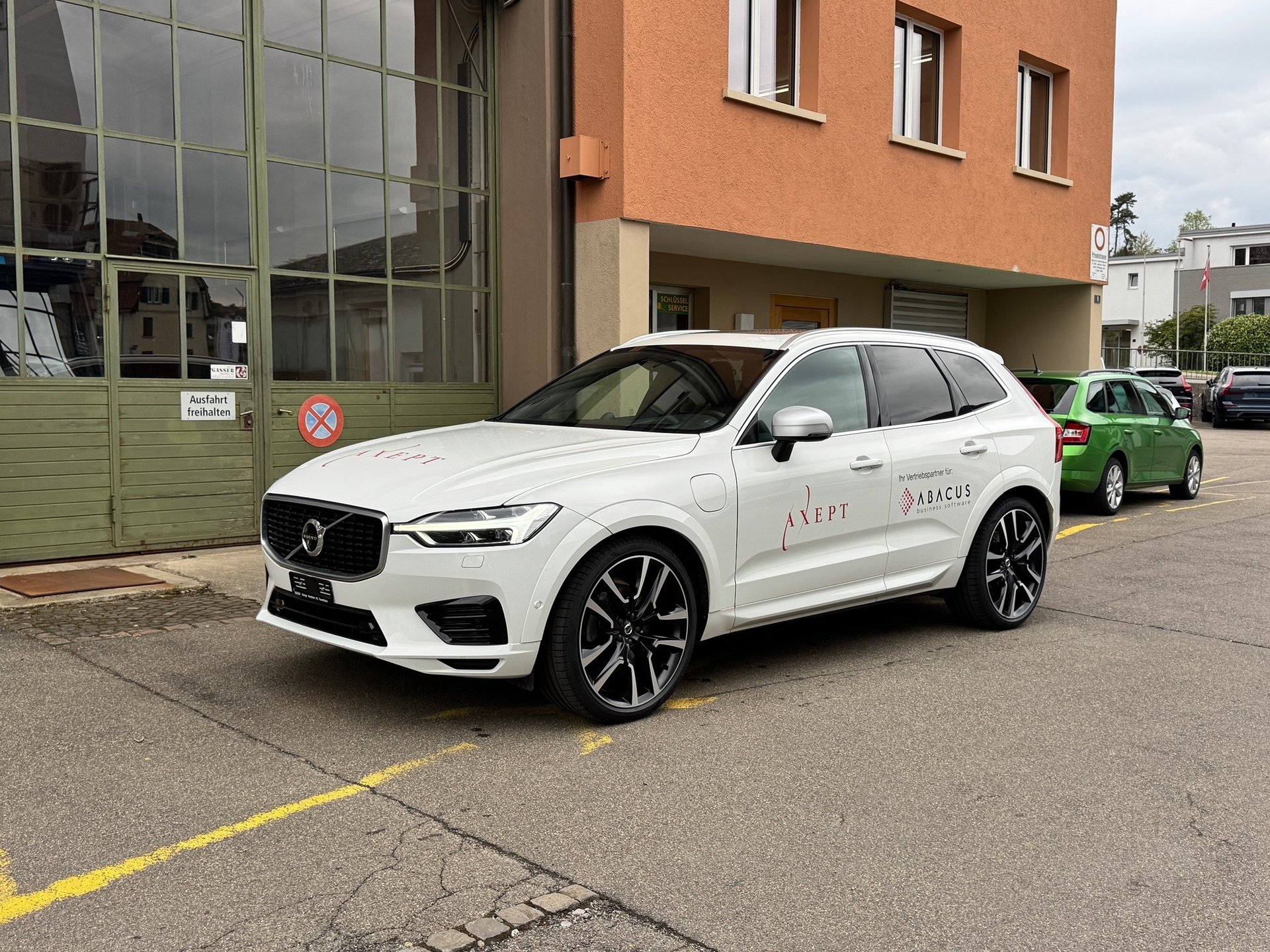 VOLVO XC60 2.0 T8 TE R-Design AWD